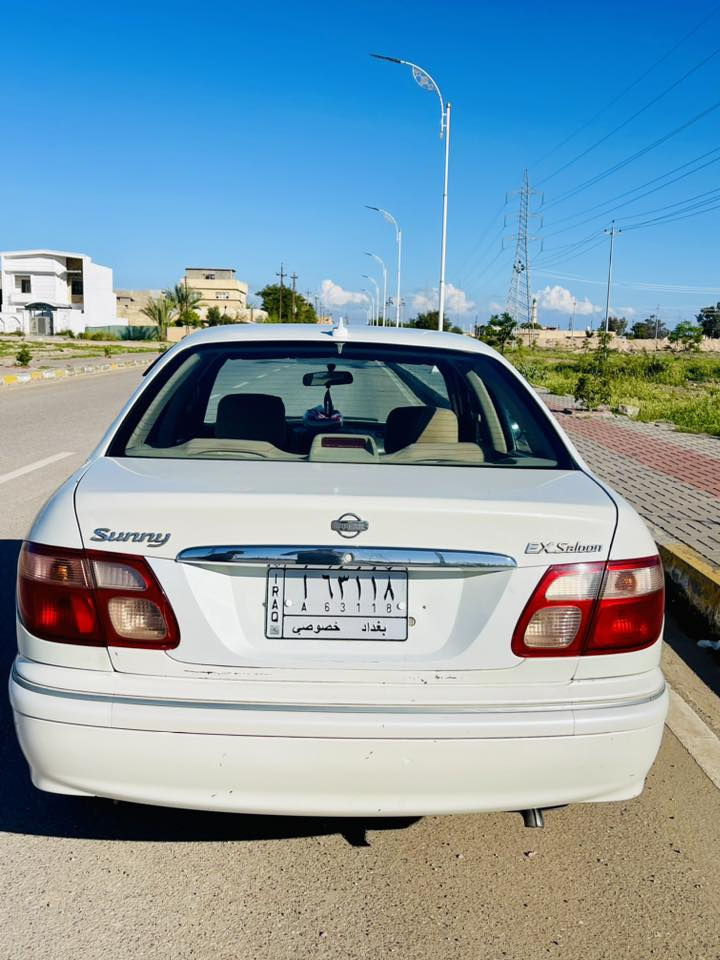 السلام عليكم
للبيع صني  2003 كير عادي مكينه اسود وكير شرط تدفئه تبريد كهربائيات شرط 
تخم تاير رقم بغداد تحويل مباشر سياره نضيفه مال جناي السونار موجود بالصور سنويه نافذه السعر 72 وبي مجال
 ***********
مكان الاسحاقي
