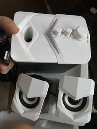 سستم صوت • شاشة • ٣قطع