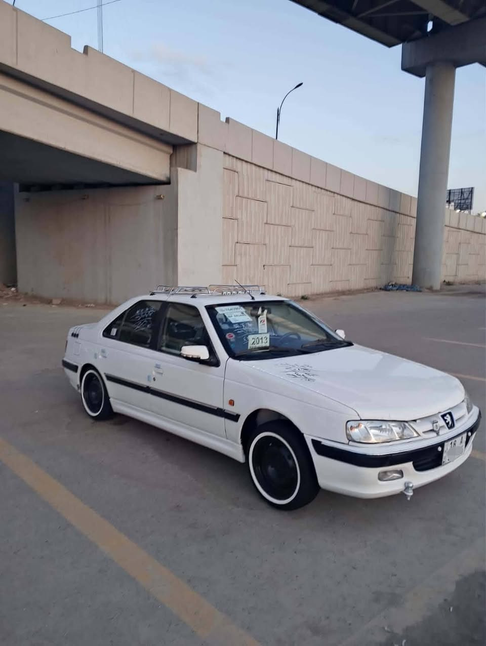 يا الله للبيع بيجو باص موديل 13 رقم بابل انجليزي مميز تبريد شغال حداديه جديده تخم تاير جديد كهربائيات كلها شغاله جاهزه من كل شيء بالعافيه اللي يشتريه العنوان في بالحله الرقم ***********
