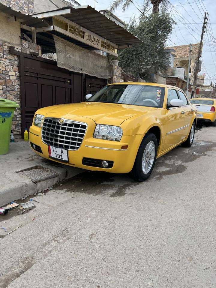 لسلام عليكم اوباما 2010 اصل 
محرك 3500 اصل اربع جوكات ABS جبير 
السياره مكفوله من الضربه والخياس شرط السونر 
داخله كلين والصور موجوده بلمنشور صبغه جديده  
كير ومكينه شرط بلجيس 
خطها عماره -بغداد اصولي السعر125 
مصفره هيئه وغرامات هزه جديده رقم جديد مميز بصره شرط التحويل مكاني بغداد  *********** - ***********
