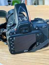 نيكون 7200 • عدسة 18-140 • بطارية وشاحن