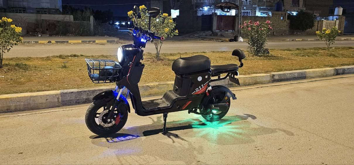 دراجه R11للبيع نضيفه كفرات باتريات
السعر 400 وبيها مجال مكاني الشطره وهذا رقمي *********** .
