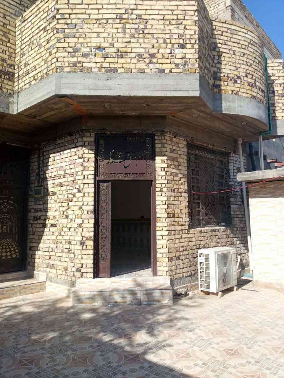 السلام عليكم 
بيت 200 متر في الديوانية حي الزهراء خلف المعهد الفني قرب مدرسة الدر المنثور مطلوب 80 مليون ويداور بسمك مباشرتا بيت حديث وفارغ 
والامكانيته قليله عندي عروض بمقدمه مناسبه 

***********
