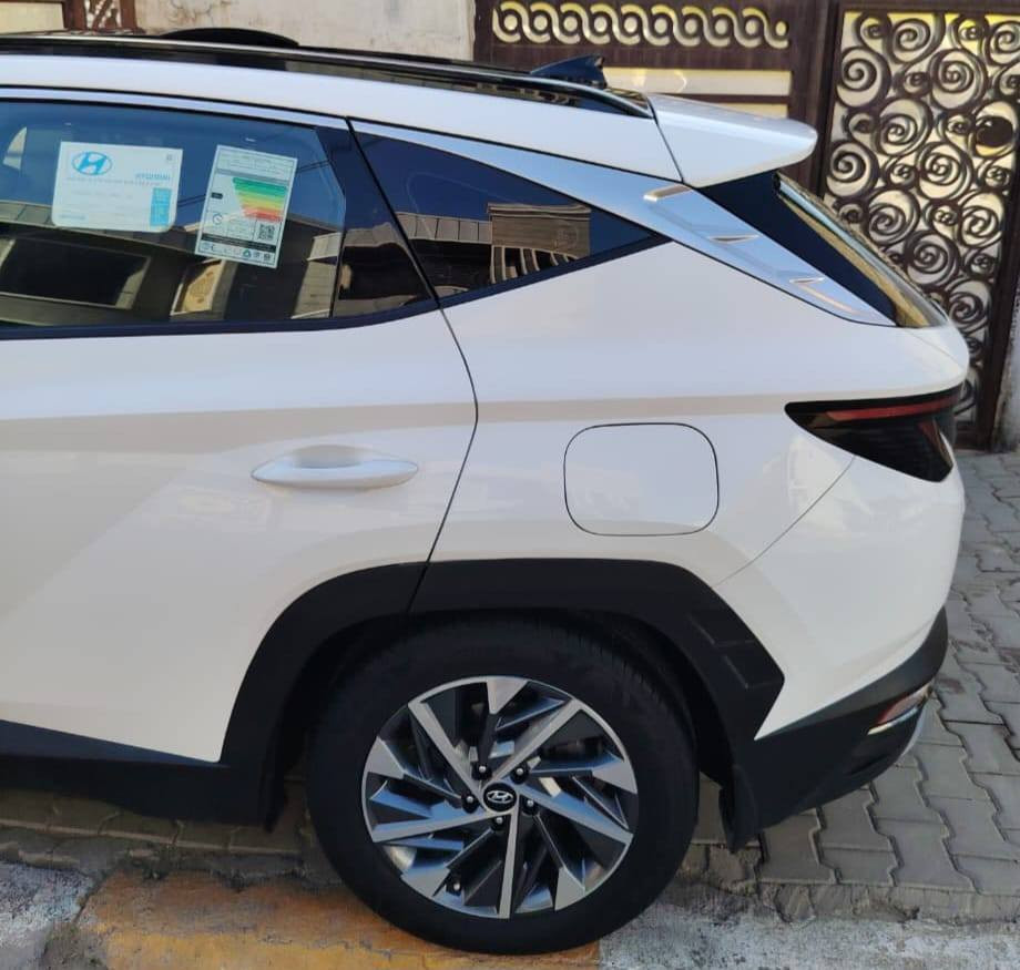 سلام عليكم للبيع توسان وارد خليجي 2023 رقم بغداد الجديد بأسمي محرك 2000 دوش ماشيه/32 الف بعدها زيرو فول مواصفات 1/1 بانوراما تبريد قطعتين بصمه أبواب وتشغيل عداد دجتل كشنات كهرباء بيها طخه بسيطه بجاملغ خلفي ونصه مصبوغ فقط ابيع شرط الفحص سياره جديده مكاني بغداد المحموديه كير ومكينه مكفولات كاعيه جلد بردات خلفيه
*********** واتساب متوفر
