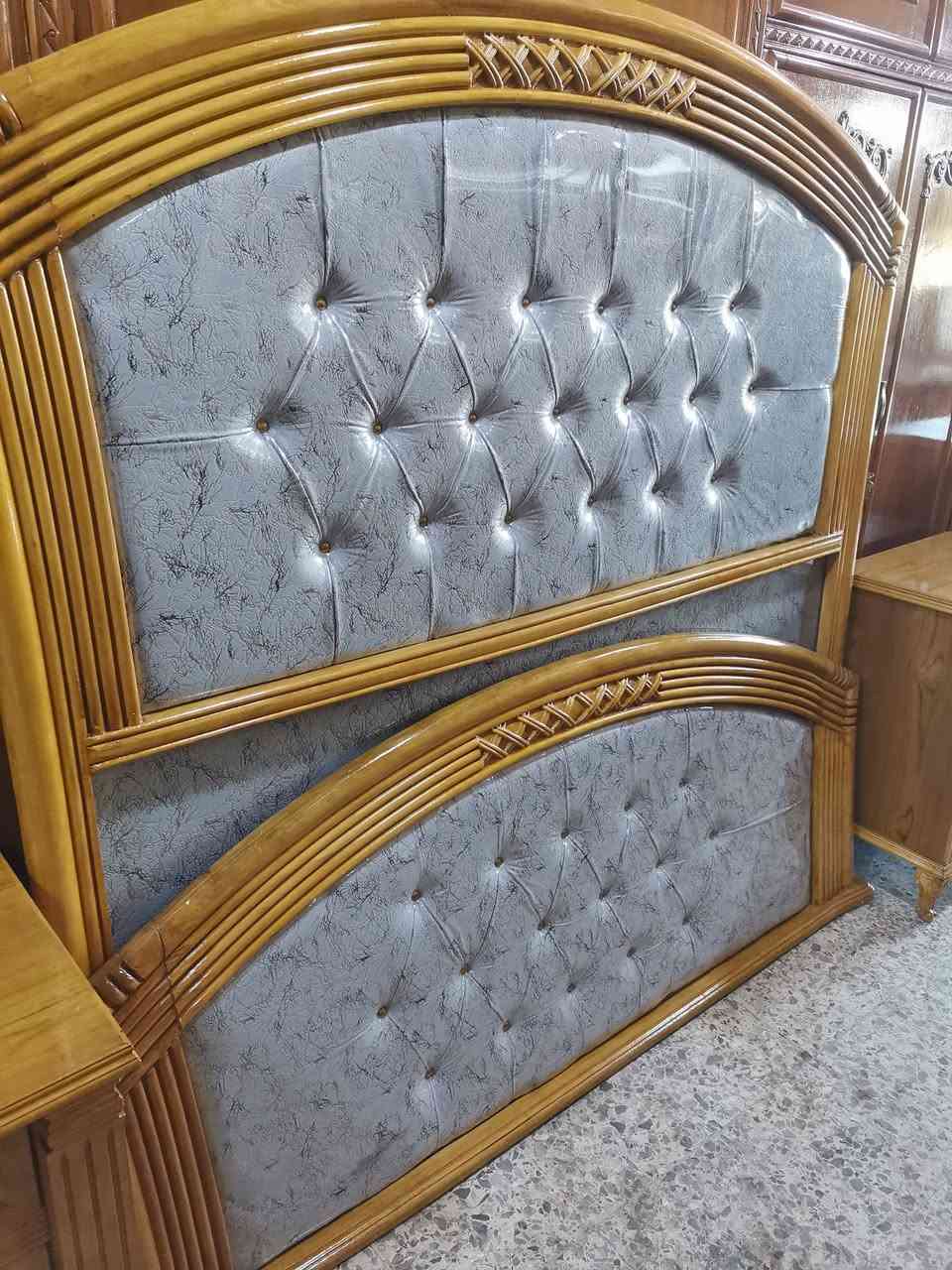 السلام عليكم
غرفه ٦ وملحق صاج داخل وخارج مستعمل اخت الجديده
شغل تزكام درجه اولئ استعمال شهر واحد الغرفه كله نقش زان مصري الدنك ولف الابواب كله زان مصري القاعده جعب غزال زان مصري  الزاويا ملابس بابين وملحق
للحجز والتواصل علئ الهاتف او واتساب ***********
يوجد توصيل جميع المحافظات
العنوان بغداد السيديه حي الاعلام شارع قطر الندئ

