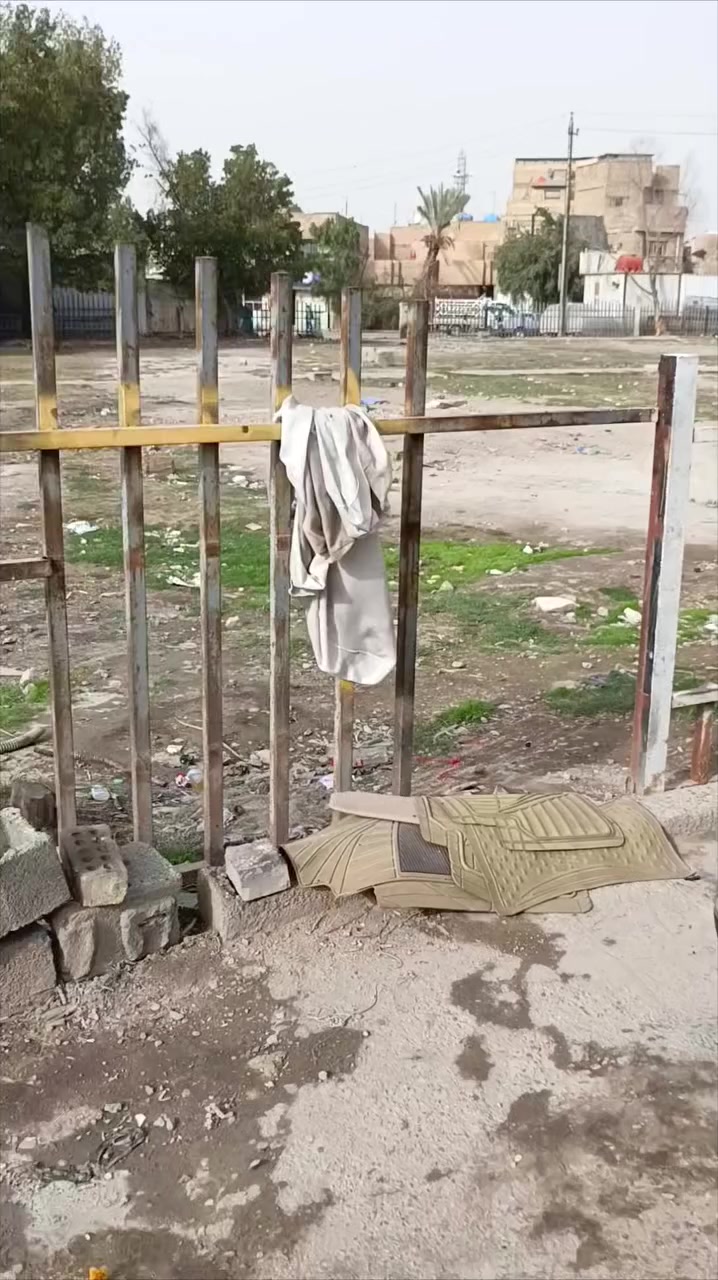 السلام عليكم بيت 100 متر 
مكان العبيدي شارع المحافظ 
الاستفسارات *********** واتساب
