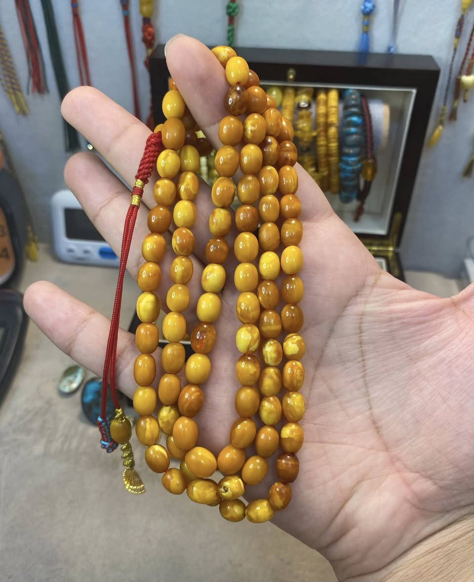 اللهم صل على محمد وال محمد نوادر الكهرب الألماني الشجري مسباح قديم أنتيك اصل عقود وزن صافي 32,5 غرام عدد الحبات 101 قياس الحبة 7,5-10 ملم متوفر توصيل لكافة المحافظات السعر على الخاص رجاءا ❤️❤️💍😍❤️❤️


**إذا كنت صاحب هذا الإعلان وتريد حذفه لأي سبب، رجاءا أرسل رسالة إلى الدعم الفني**