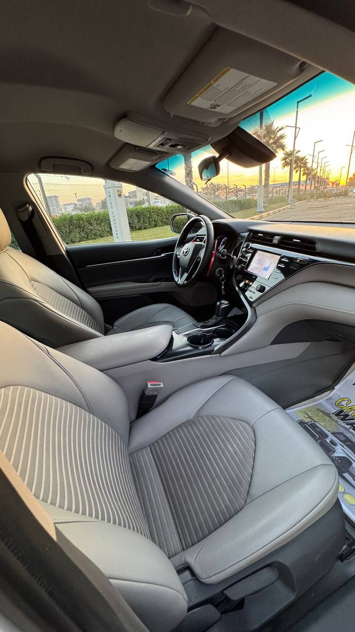 كامري 2020 ابيض 
رقم اربيل باسمي 
هزه وسنويه جديده 
حادث جاملغ خلفي وقبق جنطه
بدون ايرباك بجم كبس 
 ماشيه 76  
موصفات SE 
داخل لونين 
مكاني بغداد الغزالية
السعر 179
***********
