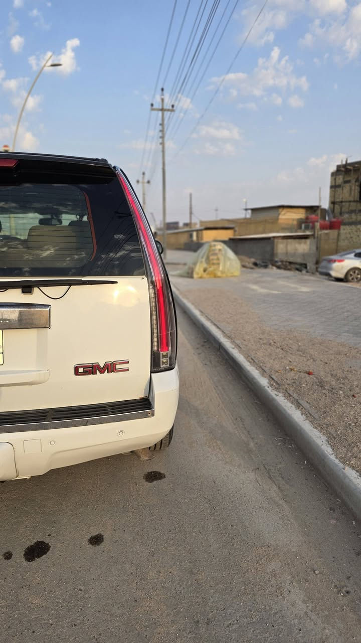 السلام عليكم 
يوكن ٢٠٠٨ خليجي 
كفاله عامة عدا الجاملغ الامامي صبغ جمالية اثر شخوط
البيبان بيها ارباع حسب الصور 
السعر ١٧٥$ وبيها مجال 
السيارة رقم بصرة بأسمي 
العتوان /البصرة / الصالحية
رقم الهاتف /  ***********٤
