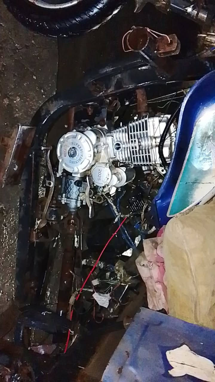 سلام عليكم ستوته صقر موديل 2018 استوته عوزه كهربائيات تايرات سايبه صار يومين من شديتهن  محرك 2025 صار اربع تشهر من شديته أمانه استوته خير من الله وحلوه مكاني بغداد زعفرانيه ***********
