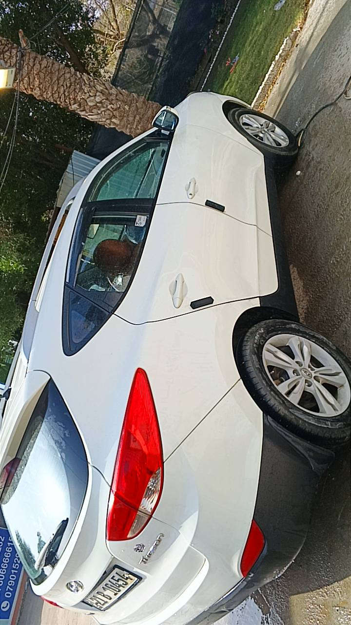 السلام عليكم توسان 2010 خليجي مكفوله عده طخه بلباب موضحه بلصوره  محرك 2000   السياره خيرمن الله السعر130 وبيها مجال للاستفسار ***********
