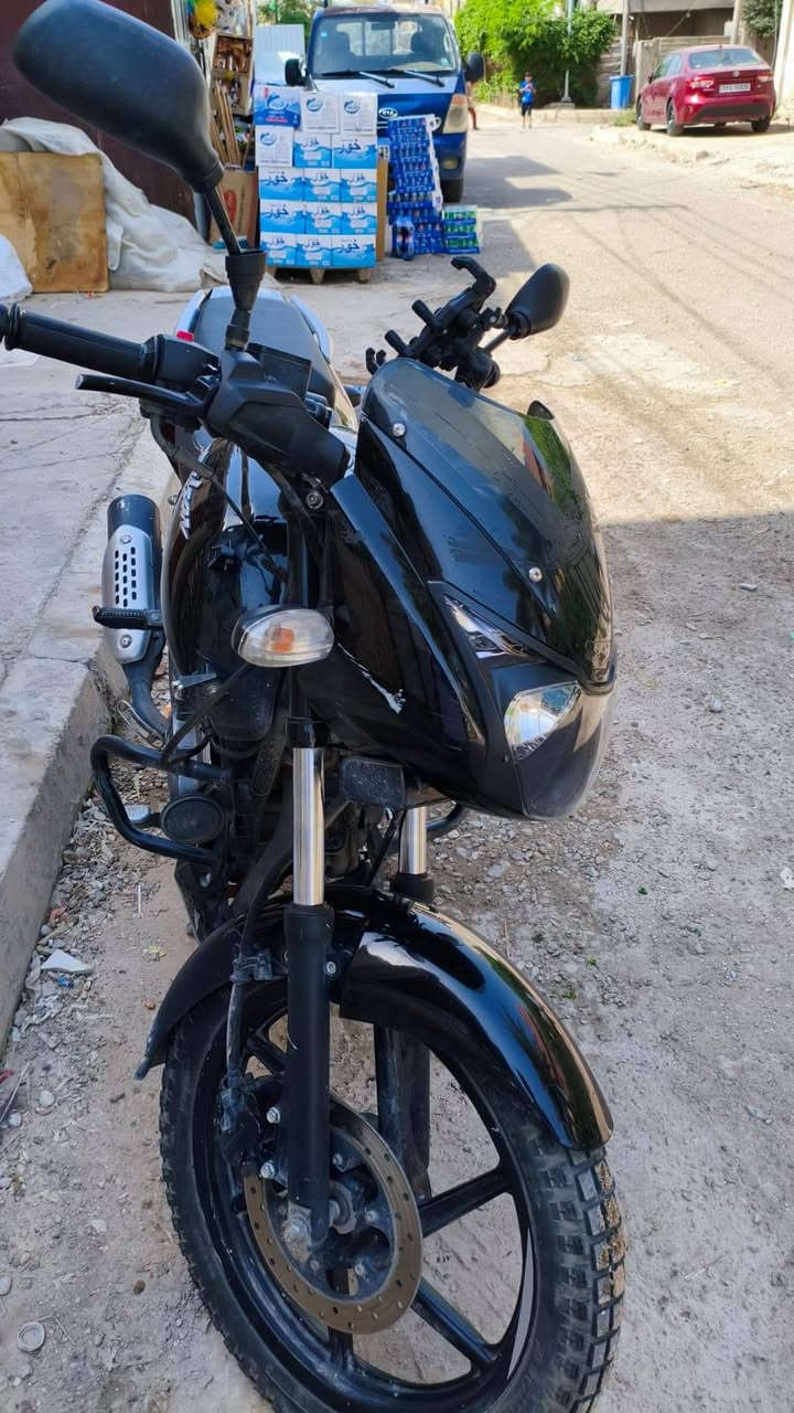 🔥 للبيع دراجة Bajaj Pulsar 150cc موديل 2022 🔥
📌 النوع: Bajaj Pulsar
📌 موديل 21
📌 سعة المحرك: 150cc
📌 اللون: أسود
📌 الأوراق: أصلية كامله من كمرك وشركهBajaj
💰 السعر المطلوب: 1,500,000 دينار
💰 السعر قابل للتفاوض للجادين فقط
📍 الموقع: بغداد التاجي او ابو غريب 
📞 التواصل: اتصل *********** واتساب ***********
⚡ ملاحظة: الدراجة نظيفة ومجربة، البيع لظروف خاصة.
