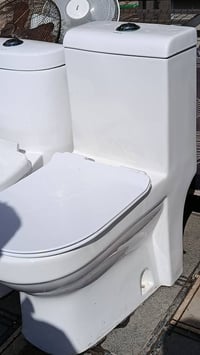 مقاعد غربيه جديده السعر 30 يوجد توصيل 07810044169  كيشوانيه 75