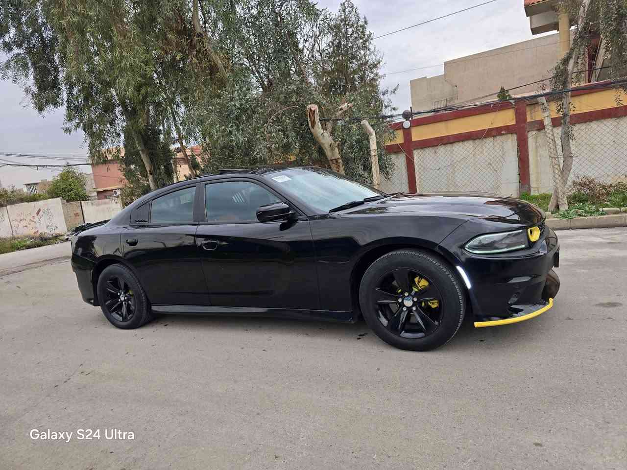 للبيع
سعر بلاش 159$
جارجر Gt بلس موديل 2018
محرك 6 سلندر حجم 3600 كير اوتوماتيك 8 نمر 
فور ويل شرط المحرك والكير والاكسل 
رقم دهوك دولي رقم وهزة وسنويه جديد 
 فول مواصفات 1/1 
🚫 ضرر بوند وجاملغ امامي يسار ومصبوغة حزام 
مرفوق صورها بأمريكا مع الصور 
فول مواصفات
بصمة تشغيل بصمة ابواب تشغيل عن بعد 
رادار امامي رادار حانبي
كشنات امامي كهرب و تبريد❄️ تدفئة🔥 كشن خزن 
كشنات خلفي تدفئة تبريد قطعتين ثللللج ❄️
فتحة سلايت 
لايت ليد وزينون 
نظام سبورت شفتات ستيرن 
نظام سوبر تراك باك 
شاشة كبيرة كامرة دوارة حساسات خلفي 
مظخم صوت سماعات 🔊 Alpne 
السياره بيها بعد مواصفات معروفة 
موصل الايسر 
***********
***********
