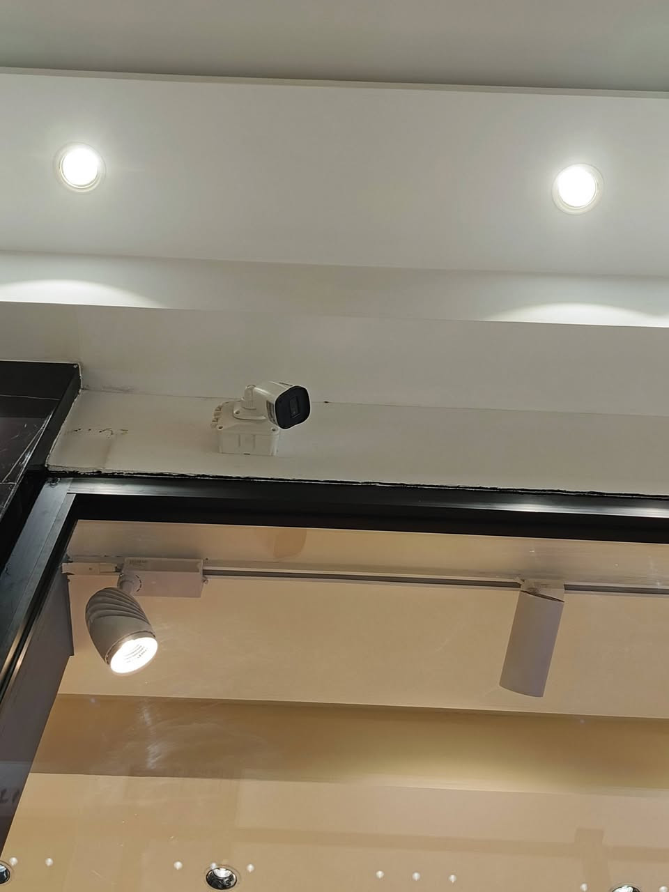 السلام عليكم 
#ثقة #بالله #نجاح #
الحمد الله والشكر وبتوفيق من رب العالمين 
تم انجاز احد مواقع في بغداد شارع الاميرات     سستم  كامرات عدد 6 ترنادو  او جهاز 8 جنل ترنادو  5ميكا نظام انلوك   تجهيز بل كامل وتوفيق من رب العالمين  
,(1)شغلنة ضمانة سنة 
متوفر لدينا جميع انواع السستمات تجاري اواصلي 
اوجمع الانواع (انلوك وIP ايبي ) وتوفيق من رب العالمين 

1_هيك فجن 
2_دهواى 
3_اسوار  
4_سامسونك 
5_بلاك 
أو اكو هواي نوعيات بعد مذا كرهن الاستفسار متواجد على ارقام الموجودة وشكرا 
هذا شغل نظامي درجة اولى وبأسعار مناسبة 
عملنا جميع انواع كامرات المراقبة مع صيانتهة  وبرامجتها 
خدماتنة متوفرة جميع المناطق 
(محلات _منازل_مواقع مولدات _مطاعم _جميع   الاماكن او مستشفيات او مدارس اهلية او مناطق سكنية او )
للاستفسار على *********** للاستفسار
 واتساب وا سعارنة مناسبة جدا
يتوفر توصيل ايضا 
https://www.facebook.com/106910925002061/posts/125908846435602
