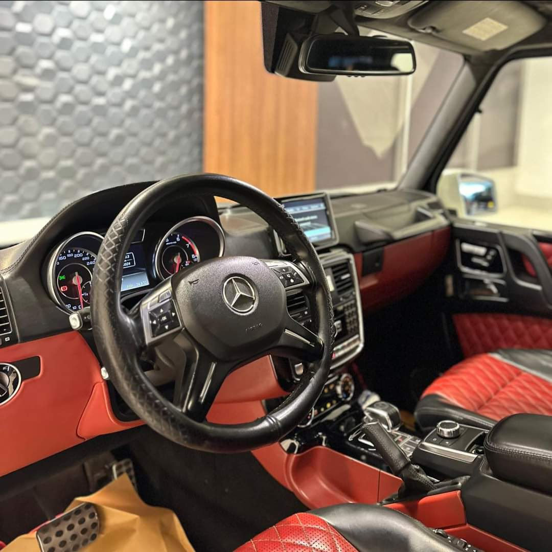 السلام عليكم
جي كلاس G63 AMG  موديل 2013 بلادية بدون اي تحديث 
 ماشيه ١١٣ الف كيلومتر حقيقي جديدة 
 فول مواصفات للاخير 
محرك ٥.٥ توين توربو 
گير ٧ سرعات دبل گلتش
السيارة وكالة كرگاش الامارات 
مكفولة كفالة عامة 
رقم سليمانية باسمي  تحويل ثاني يوم سيارة جديدة جدا واغلب مشيها بالامارات 
سيارة مسويلة سيرفس كامل 
مكان سيارة بغداد 

فول المواصفات ايدشن وان 
2 شاشات خلفي 
شاشة كاميرا 
سقف شامو
سقف سلايد
كشنات تدفيه تبريد و هيتر 
کشنات کهرباء خزن ميموري
رادارات امامي خلفي
كشنات جلد AMG 
تبريد مركزي
بريك ٦ بستم بريمبو AMG
قياده سپورت وكومفرت واقتصادي Eco 
تحكم ستيرن
حساسات امامي و خلفي
لايتات ليد امامي  زينون بلادي  
ماوس شفط عن متحرك شاشه
كشنات ديزاينو (شركة)
و قود السيارة (بنزين) 
تحديد سرعة و لمت سرعة
و بعد هواي مواصفات
السعر 40.000$ بيها مجال 
***********
