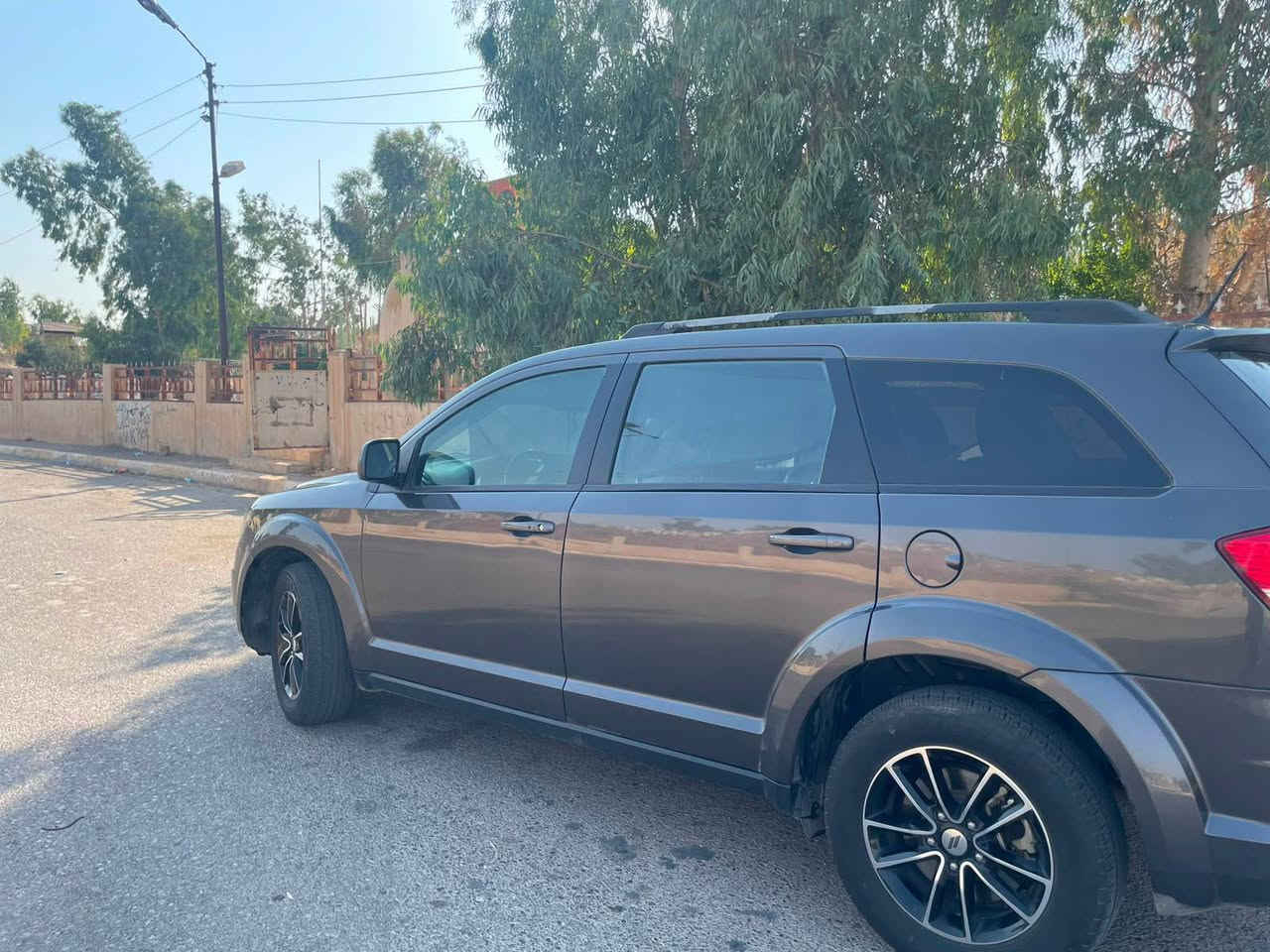 DODGE  JOURNEY SE 2018🩶

سياره رقمها كامل باقي بصمه الشركة ✅

4 سلندر *
سبعه راكب*
بدون شواصي بدون ايرباك بدون دواخل حادث سطحي* 
كير ومحرك بشرط*  
تبريد ثلج*
 سياره مناقصها ايشي *
لونها رصاصي غامض 
ماشيه السياره (96الف كيلومتر) وقابل للزياده 
للاستفسار اكثر : *********** كركوك, العراق
