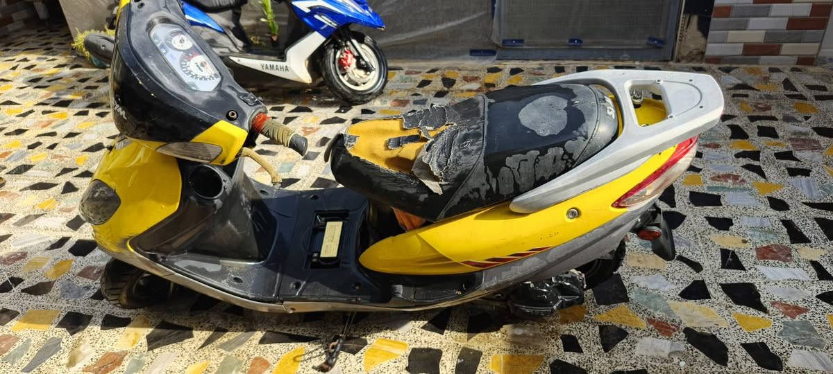 دراجه سيام متروكه  ابيع كوم حديد قيم و اخذ مكاني البلديات  ***********
