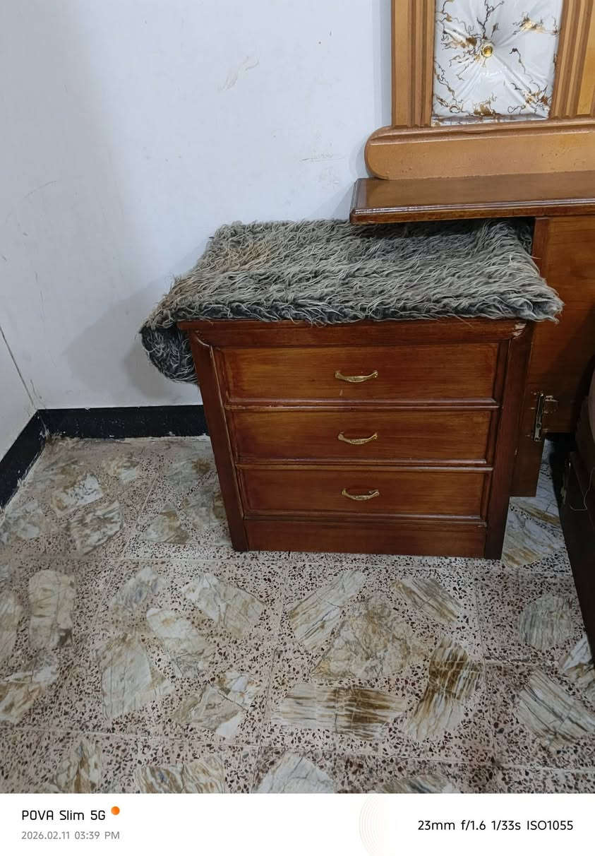 غرفه نوم كامله جديده ونظيفه موجوده بالنجف استفسار اكثر مراسله واتساب ***********
