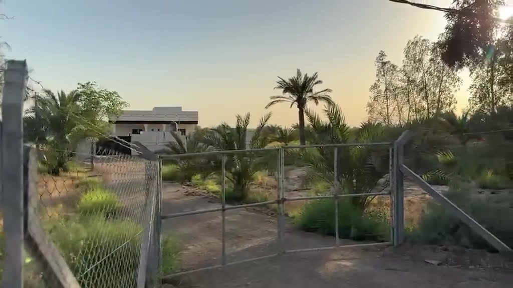 2دونم كماء واضح في التصويرمعه الدار مساحه 400متر بناء طابوك كامل العنوان عبور الجسر الفرنسي شارع المدارس***********
