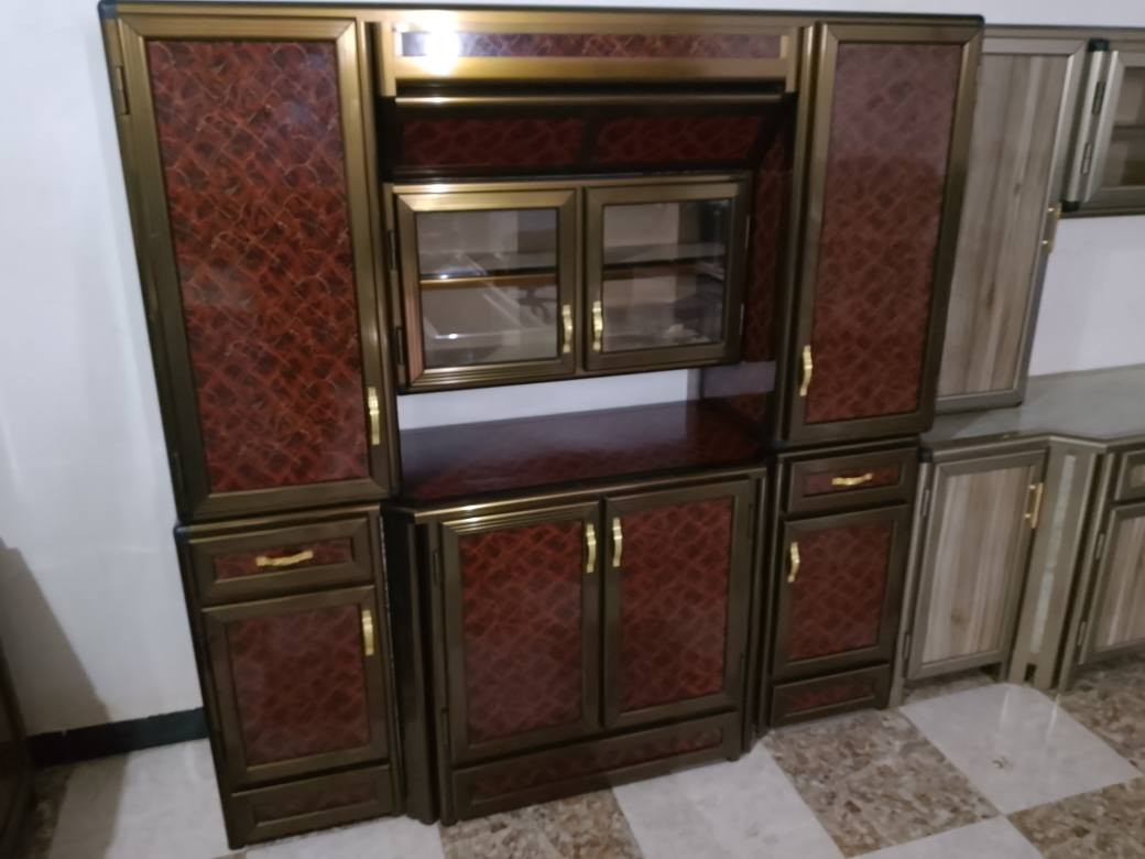 معرض يونس لتجاره الأثاث المستخدم والجديد 

كاونتر مترين مستخدم 

للاستفسار الاتصال على الرقم التالي 

 *********** تكريت, صلاح الدين
