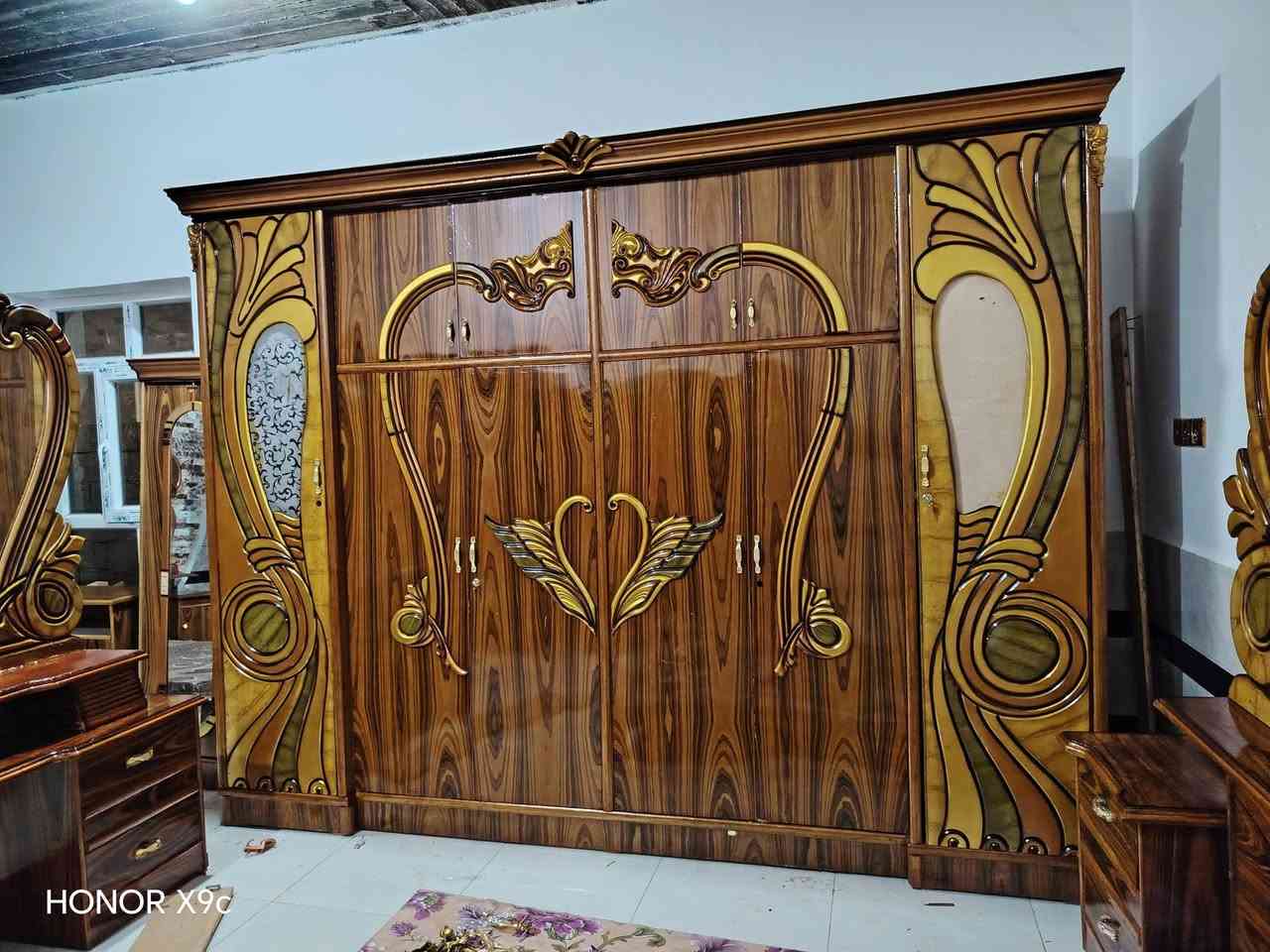 سلام عليكم يوجد قرفه توج صاج داخل وخارج السعر ٦٥٠ وبيها مجال العنوان الرمانه الاستفسار على التلفون ***********
