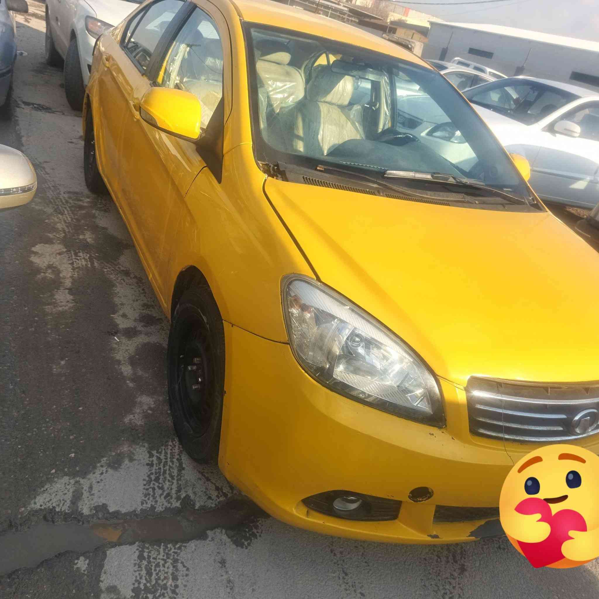 السلام عليكم كريت ول فوليكس موديل رقم2012 نينوى شرط الوكاله والتحويل كير محرك كورلا يارس شرط عليها هيئه 700الف سنويه فقدان كامل مطلع واجهيا  طخم الكدام الخلفي كلو كامل وجديد دوشمه من داخل وايرمنيه كامله سياره حلوه وجاهزه  يمي تحويل فقط أو وكاله  يتصلل
*********** بي وتساب هم
