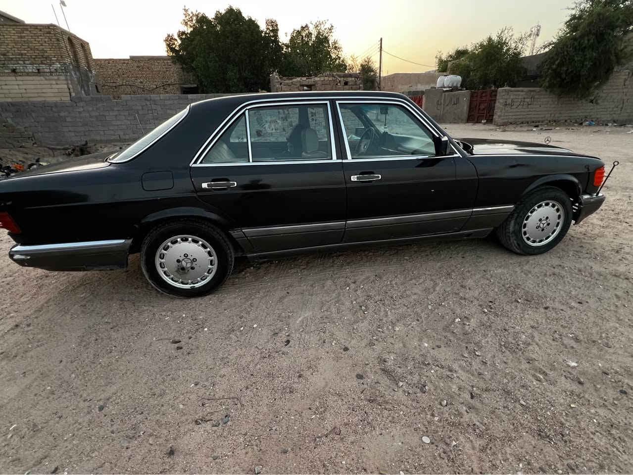 🚗 سيارة للبيع 🔥

📌 النوع: [مارسدس جامبو ]  
📆 الموديل: [88 رئاسي ]  
🎨 اللون: [اسود كذاب ]  
⚙️ المحرك: [محور 3000 vvt]  
🛣 الممشى: [عدد الكيلوات]  
📄 الأوراق: [ رقم انبار مكفوله بس راعيها ماعرفه سنويه منتهيهه مشروع وطني كفاله من سرقه ومن الامور القانونيه ]  

✔️ محرك بي خيط تبخير   
✔️ تبريد شغال   
✔️ داخلية نظيفة  
✔️ استعمال شخصي  
✔️ جاهزة للفحص تجي وتشوف ب عينك 
تخم تاير كهربائيات شغاله حداديه 70٪؜ 
السياره على ايدي صارله اكثر من عشر سنوات 
غرفه نظيفه موضحه بلصور 

💰 السعر: [35 وبيها مجال ]  
📞 للتواصل: [***********] الزبير, البصرة

