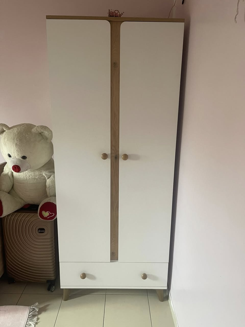 غرفة طفله للبيع كنتور+چربايه بحاله ممتازه والله مشتريتها بمليون ورايدتها ب500


**إذا كنت صاحب هذا الإعلان وتريد حذفه لأي سبب، رجاءا أرسل رسالة إلى الدعم الفني**