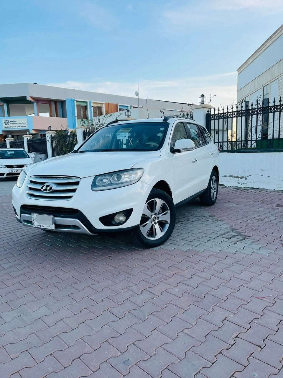 السلام عليكم…
للبيع بسعر مناسب جدا 153$ اعتذر عن الاقساط والوعده
هونداي سنتافي خليجي فول مواصفات 2012 لون ابيض  (صدفي) رقم بغداد مشروع وطني سنوية جديدة  شرط التحويل…
سيارة  بيها صبغ قطعه وحدة جاملغ خلفي فقط ومكان بارد صغيروالباقي مكفول … بدون دواخل بدون ايرباك….
سيارة جاهزة بدون اي نقص…
محرك 6/3500سلندر …. 
ماشية 165 KM
شرط محرك مامفتوح وكير وصدر وكهربائيات وتبريد وتدفئة وتخم تاير سيارة جاهزة من كلشي….
مواصفات 1 /1فول معروفه مواصفاتها مايحتاج اذكرها…
العنوان/ صلاح الدين/ تكريت…
السعر 153$ اعتذر عن الاقساط والوعده…
للاستفسار

***********
