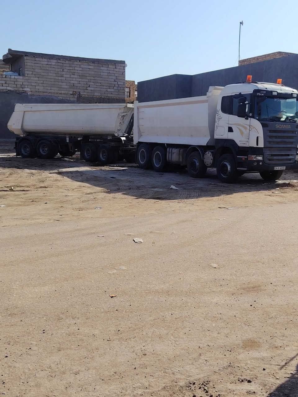سكانيه للبيع موديل 2008 اصل مسجله بموديله مكينه 8 انجكتر 500 مجموعة ورده تخم تاير جديد كفاله *********** او *********** السعر
