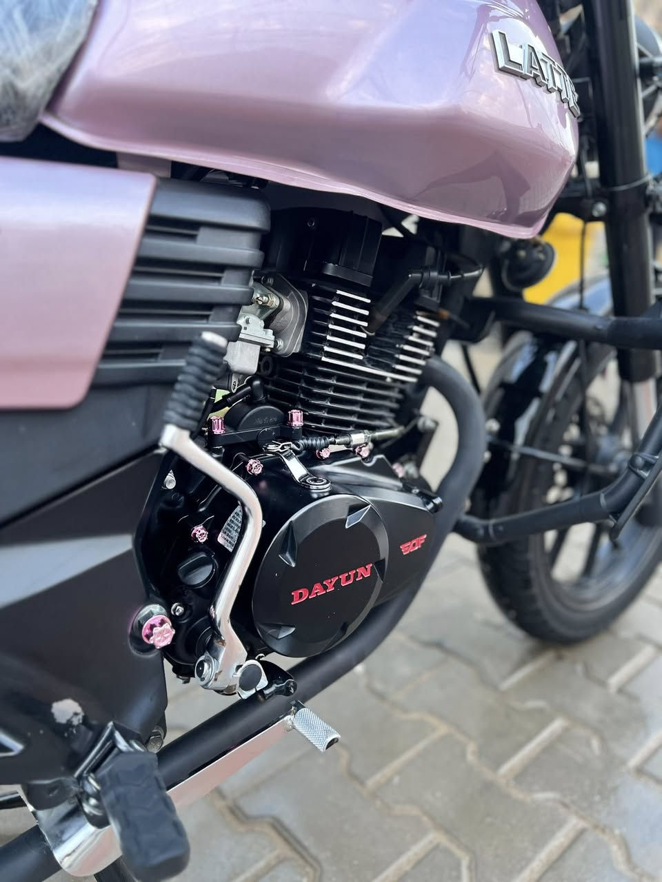 سلام عليكم دراجه دايون لايتي  موديل٢٣ طالعه بل ٢٤ اوراق اصولي مكينه١٥٠ دراجه مكفوله ماشيه١٥ ألف عنوان واسط قضاء الحي رقمي ***********
