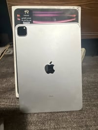 آيباد ١١ برو • ١٢٨ • شاشه بياضات