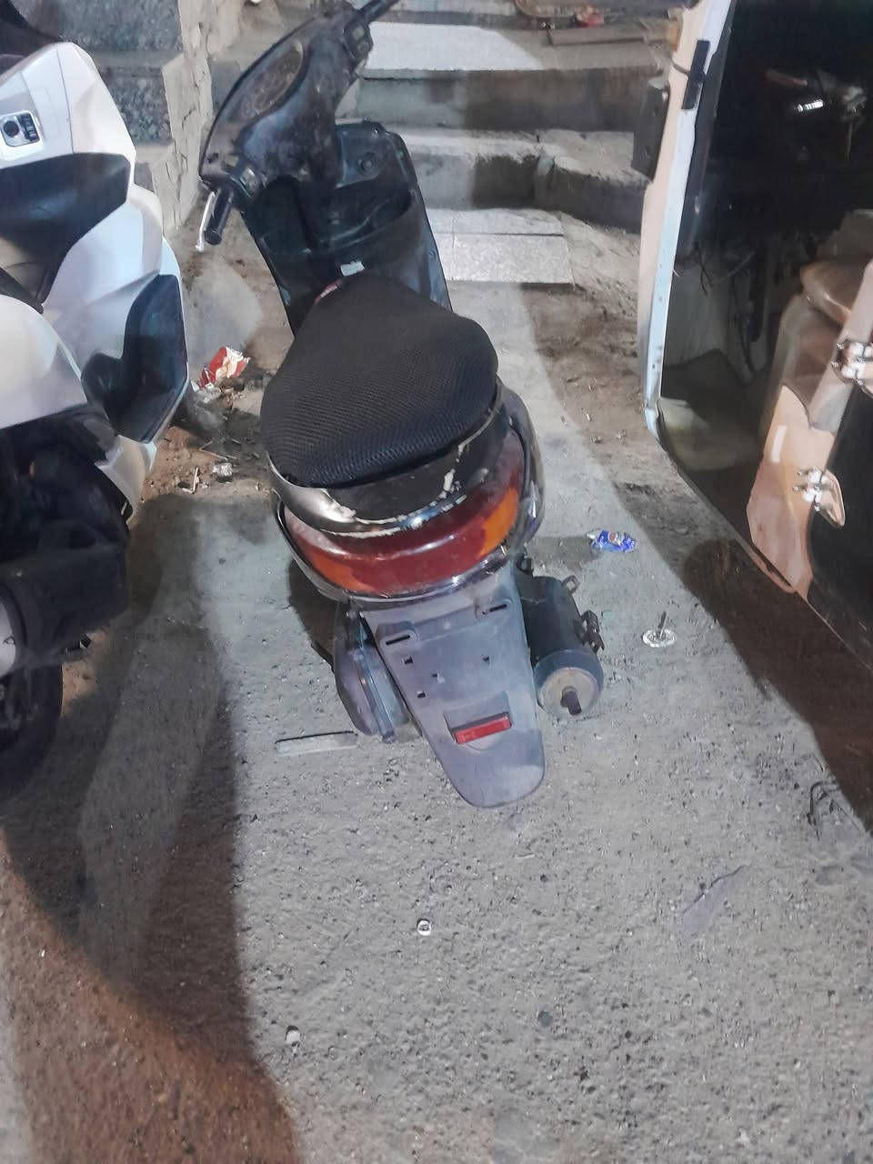 السلام عليكم بريز للبيع بيه نقص بس كلوب لايت شغاله نكره سلف السعر ٣٠٠ وبيه مجال ***********
