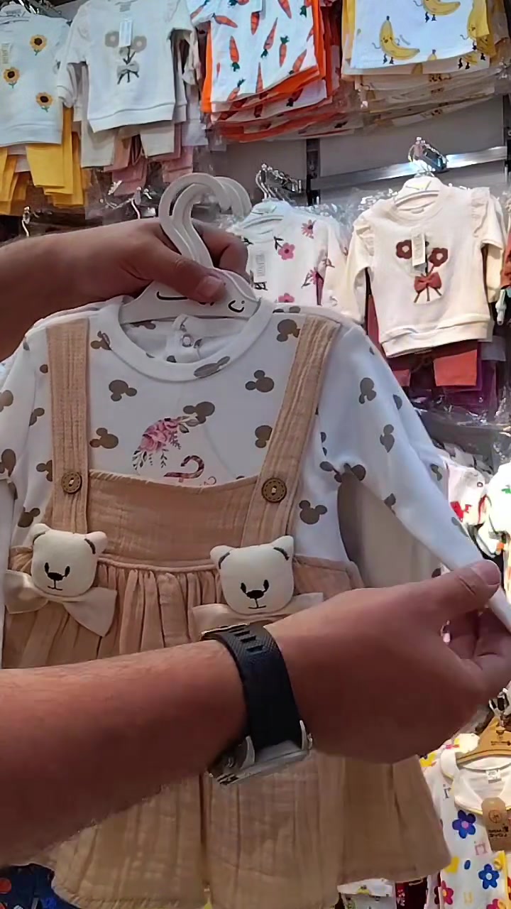 🎀✨ الكيوت وصل حديثاً ✨🎀
فستان البنوتات الناعم يلي يخلي الأميرة قطعة سكر 😍💖
خامة مرتبة وتصميم يهبل مع الدبدوب الكيوت 🧸🌸
📏 القياسات متوفرة من 3 شهور إلى سنتين
🎨 ألوان راقية وناعمة
🚚 يوجد خدمة توصيل داخل الموصل
دللي بنوتتج بأحلى إطلالة ✨
للحجز والمراسلة خاص أو واتساب 💌
#الموصل
#ملابس_اطفال_الموصل
#فساتين_اطفال
#بيبي_كيرل
#ملابس_مواليد
#كيوت_بيبي
#حي_الزهور
#حي_سومر
#الحدباء
#الجانب_الأيسر
#الجانب_الأيمن
#ملابس_بنات
#مواليد
#فاشن_اطفال
#العيد_ويانا_غير


**إذا كنت صاحب هذا الإعلان وتريد حذفه لأي سبب، رجاءا أرسل رسالة إلى الدعم الفني**