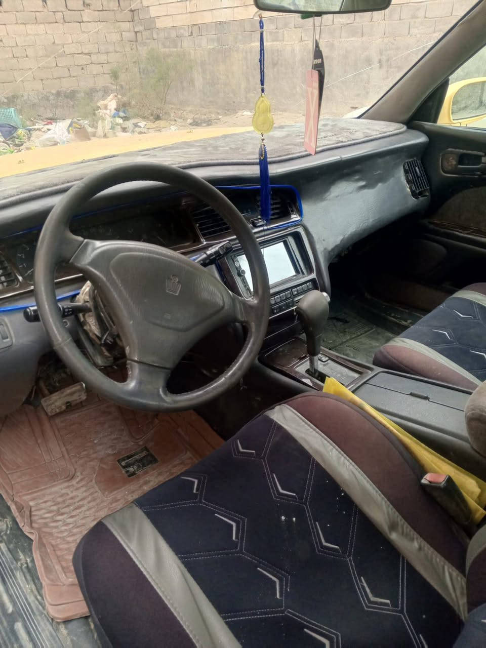 السلام عليكم بطه موديل 2000 رقم بصره راعي موجود تحويله موجود مكينه وكير وحدادي جدد ماعده بيه خربطه بل مشي ابيع هل موجود السعر 27  مكاني بصره شط لعرب *********** بي واتس اب
