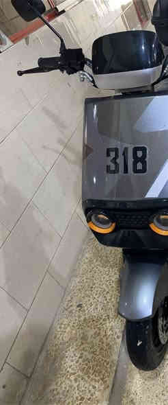 ماطور شحن 318
مستخدم 20 يوم 
دبل سويج،بصمات ثنين 
لايت زينون عالي ناصي 
سرعه 90 حقيقي 70
شحنه وحده تمشيك 60 كيلو
بطاريات دبل  
مانع انزلاق 
مانع سرقه 
مواصفاته معروفه 
سعر 725
رقم  كورك ***********
رقم اسيا ***********
أو خاص

