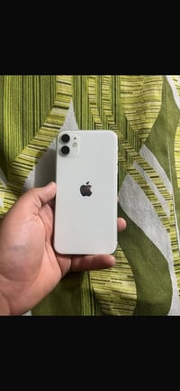 ايقون 11 عادي ذاكرة 128: بطارية 96 جهاز نضافة فول مكفول من كلشي ما مفت...