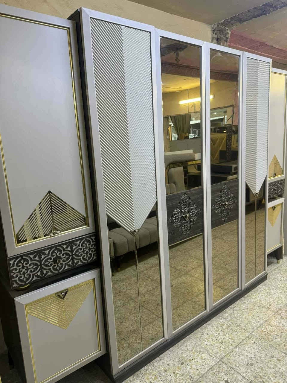 ✨ غرفة تركي  اصلي صبغ حراري 9قطع✨
نظام ابواب مودرن
سرير مخزن جك
برغي چوي حديد
 ضهر بلوك جام برونزي اسطح مرمر
 قماش وتر بروف أصلي
✨ نظافة 95 /💯
 السعر  / ملييوون و300


**إذا كنت صاحب هذا الإعلان وتريد حذفه لأي سبب، رجاءا أرسل رسالة إلى الدعم الفني**