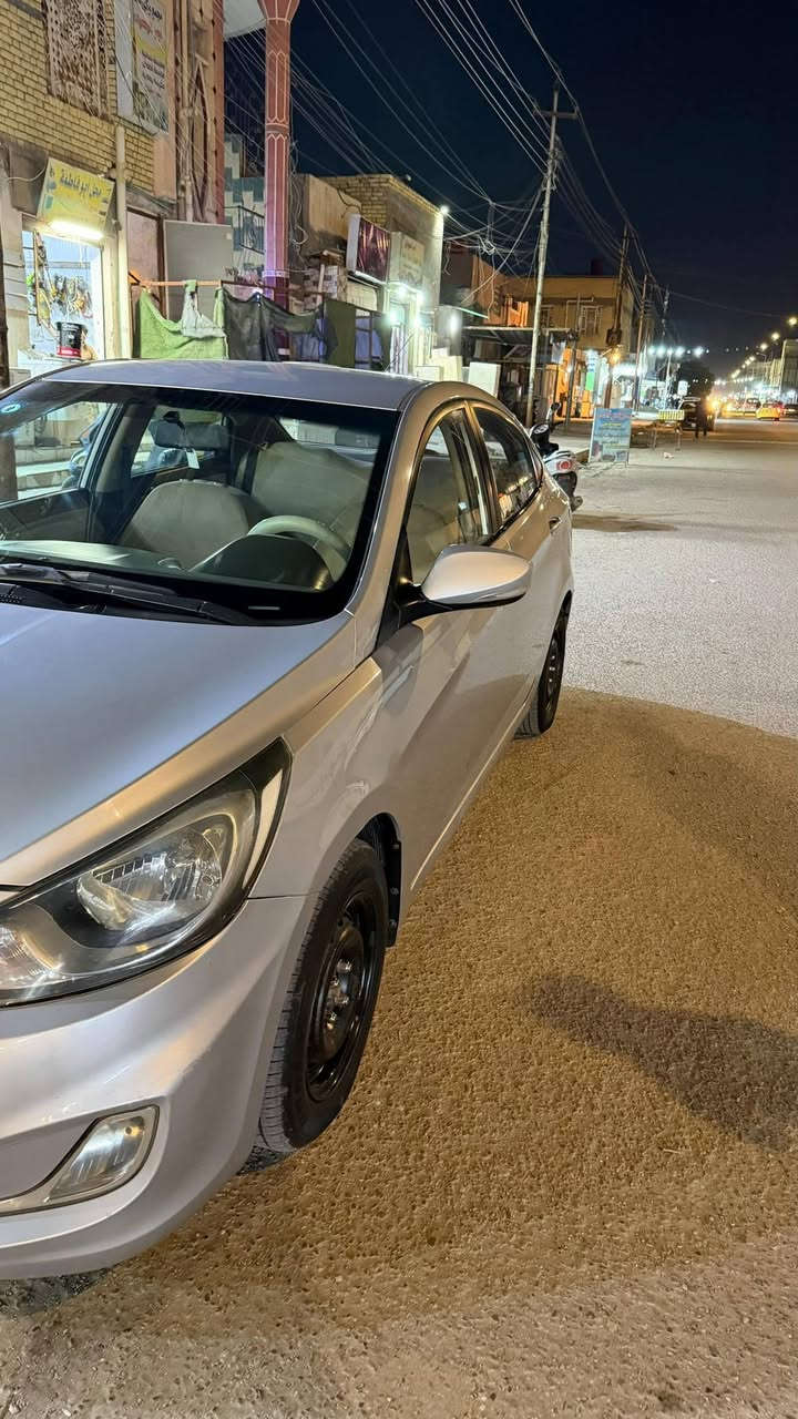 اكسنت 2013 خليجي 1600 قطرتين بأسمي سنوية جديده لل31 هزه جديده شاشة تحكم ستيرن اشاير بالمري تخم تاير حدادية مكينه گير كفالة فقط صبغ بنيد موضح بالصور  جاملغ الامامي بي بارد السعر 88 وبي مجال قليل للاستفسار اتصال ع رقم *********** مكاني ناصرية
