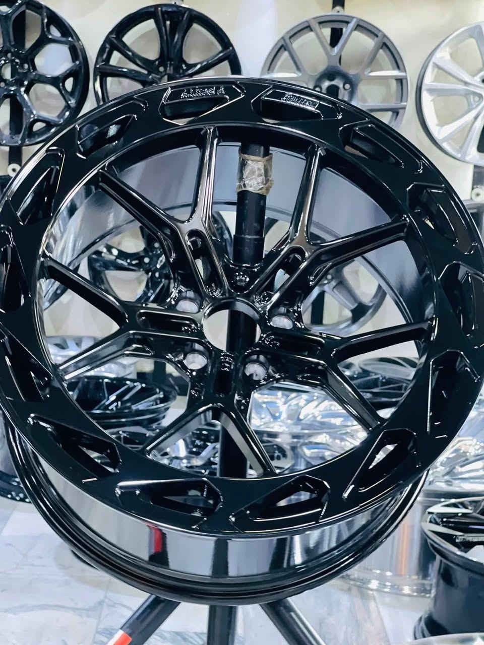 السلام عليكم ويلات  روهانه
يرهم جارجر / جالنجر / موستانك / كرايسلر 

احمد ورمزي 
احمد ورمزي 

***********
