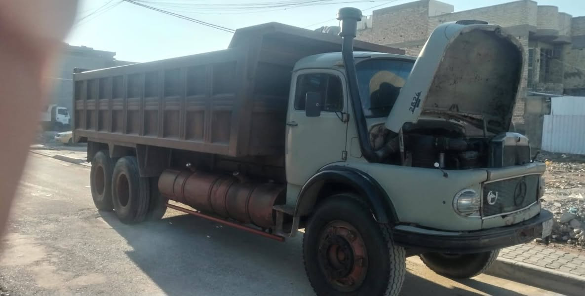 للبيع أقجم طويلة مكينة ٥٥ تجفيت جديد كير ٢٩ جديد مجموعة نضيفة سبرنكات كاملة بدي نضيف دبل شاصي لف جعب مايلر تخم تاير قمارة مصبوغة بدون تبديل شاصي مضروب باج داخلي وخارجي غير مكفول سنوية بسمي بس نافذة رقم نينوى مكان بغداد  ***********/***********
