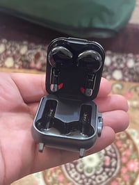 ساعة • ايربود