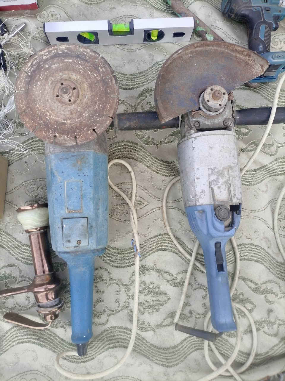 السلام عليكم ورحمه الله
غراض للبيع شغالات ونضاف كلشي وسعره عنوان بغداد الحسينيه الراشدية رقم ***********
