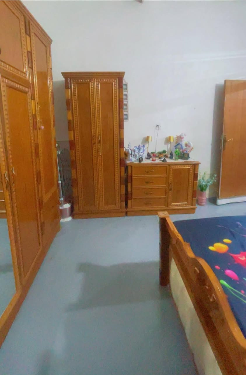 غراض بيت كامل البيع في الزعفرانيه***********
