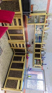 كاونتر مثل ما موضح بالصورة  بي اضرار داخلية قليلة عنوان الامين قرب شار...