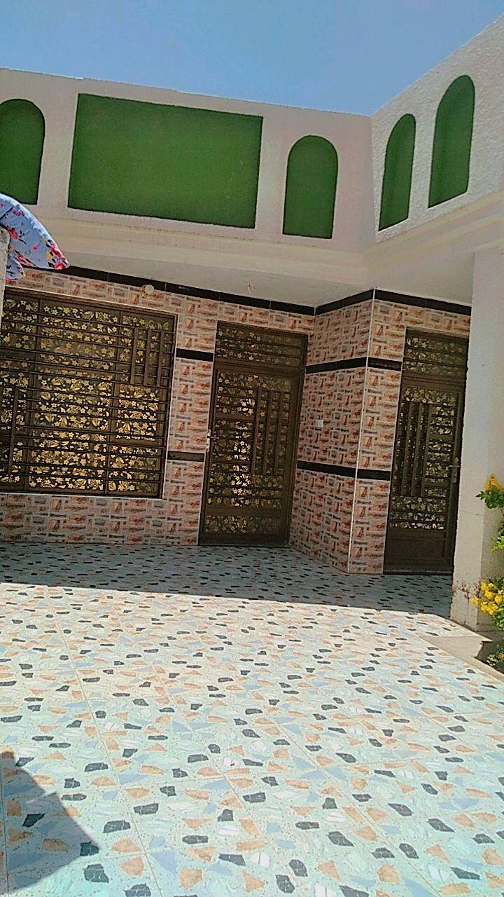 البيع بيت زراعي عليها معامله طابو العدد الغرف 2يوجد خراج كبير 