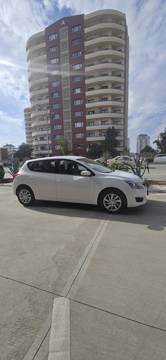 نيسان تيدا خليجي  سونرا مرفق وصور طخة موجود 
جدا بسيط سيارة جاهزة وجديد محرك وكير وحدادية و رقم وسنوية جديد  سيارة حلوة مال جناي موقع بسليمانية ***********
*********** السليمانية, العراق
