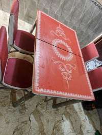 ميز طعام • ٤ كراسي • ديوان
