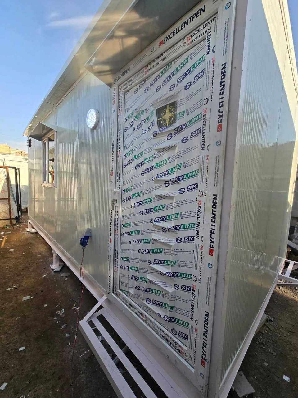 كرفان 3*6  جاهزه لتحميل الارضيه شيلمان درجه اولى امانت الله السعر مليون و ثمنميه و سارعو بل الحجز واهم شي ما ننسه   ( الله يرزق الجميع )   اي تواصل وستفسار اتصل على ابو ملاك ***********
